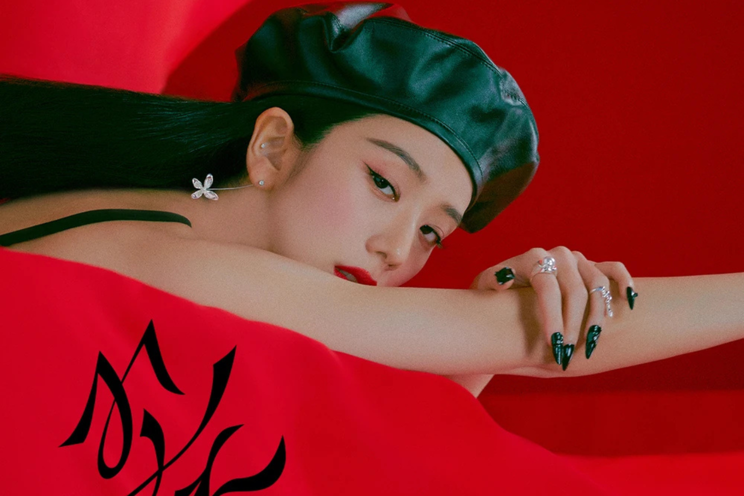 Agência de JISOO (BLACKPINK) comenta sobre suposto comeback solo