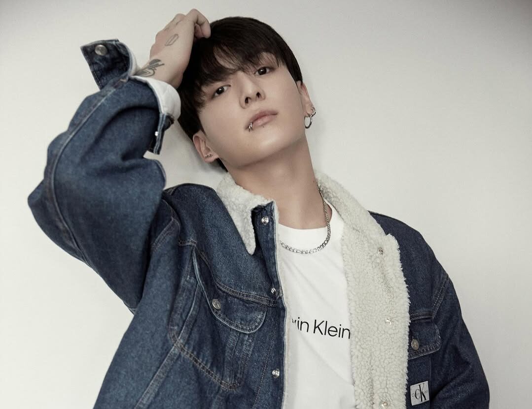 Jungkook (BTS) brilha em novas imagens para a Calvin Klein – HIT