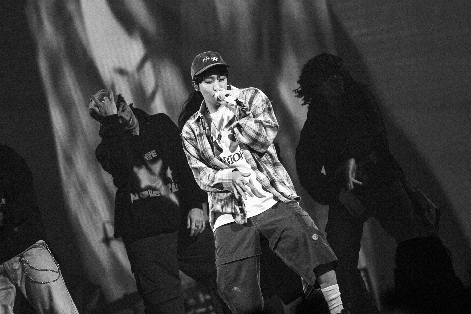 HOPE ON THE STAGE' in JAPAN: LIVE VIEWING”: Começa hoje a venda de