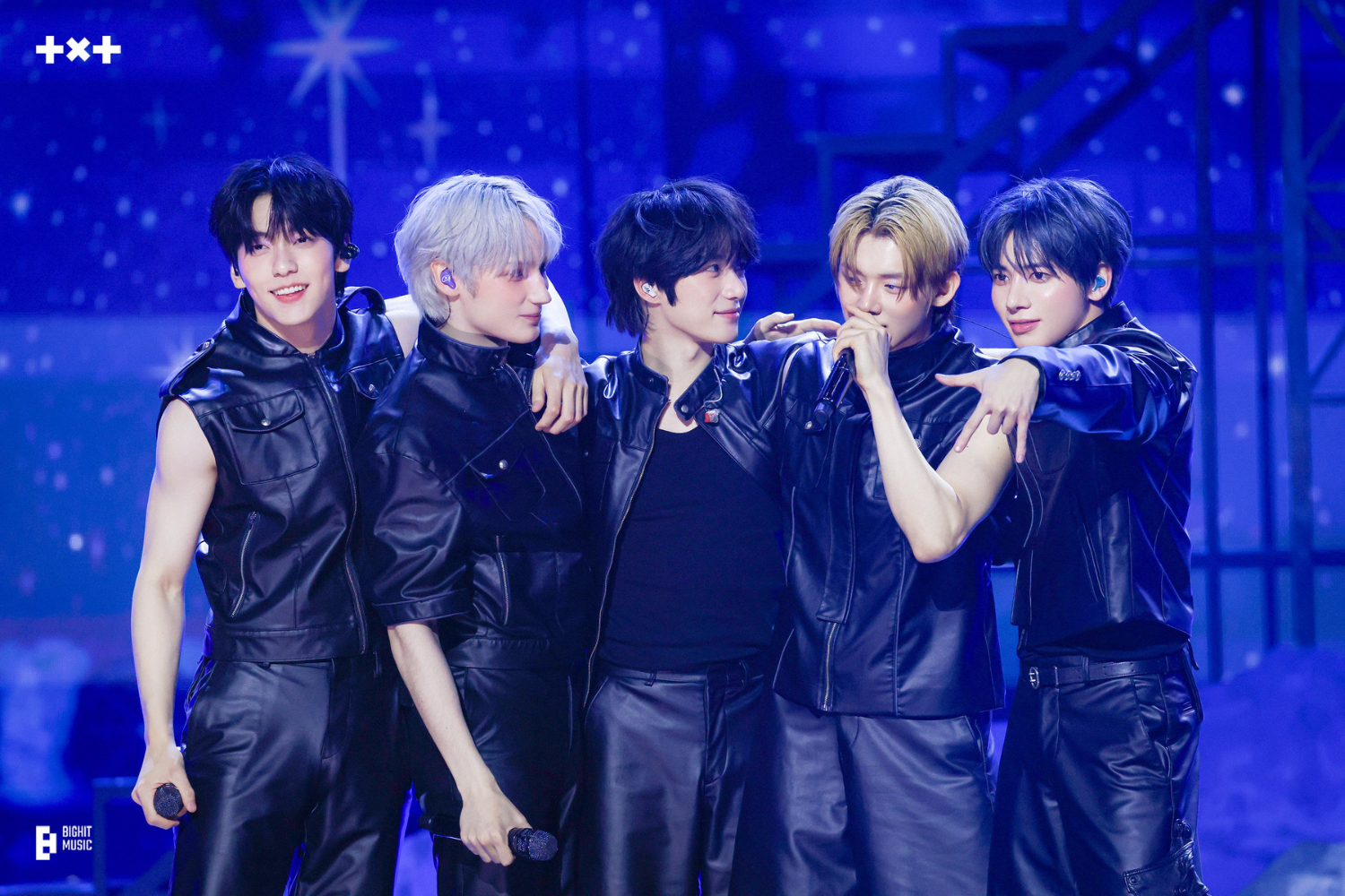 Todos os cinco membros do TXT renovaram seus contratos com a