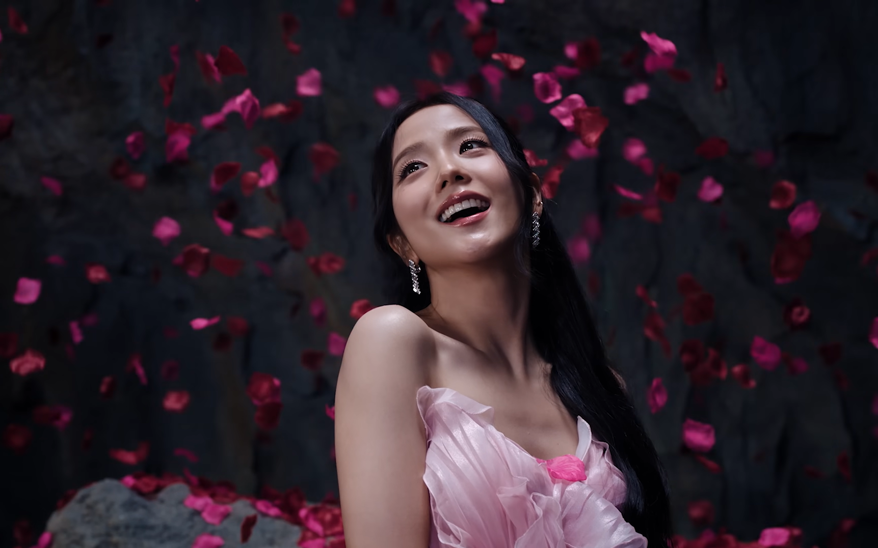 JISOO (BLACKPINK) lança o MV especial da faixa “Your Love” – HIT
