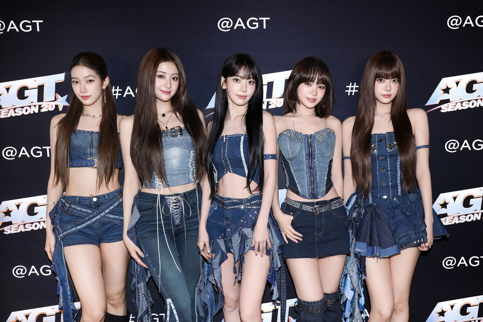 K-POP・アジア SKZ LE SSERAFIMTX ENHYPENSeventeen ASTRO LE SSERAFIM faz história ao se tornar o primeiro girl group de K